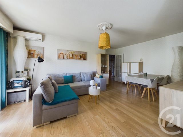 Appartement T5 à vendre - 5 pièces - 92.68 m2 - TOULON - 83 - PROVENCE-ALPES-COTE-D-AZUR - Century 21 Colbert Immobilier